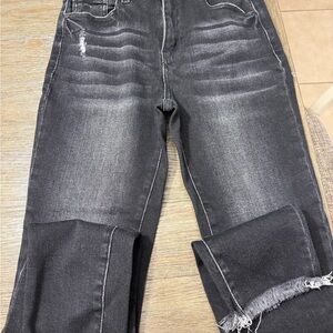 Trendy Distressed Black Cropped Jeans